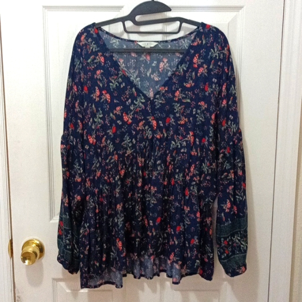 Lucky Brand women's size L long sleeved blouse blue floral